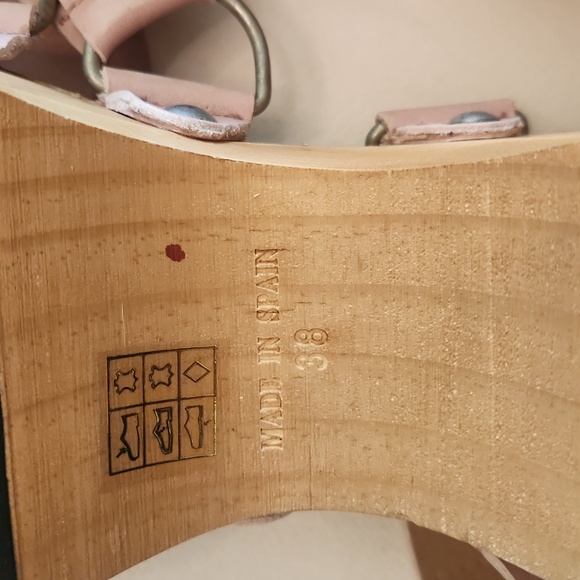 Free People Virgo switchback pink suede strap wood platform leather sandals. - Picture 7 of 10